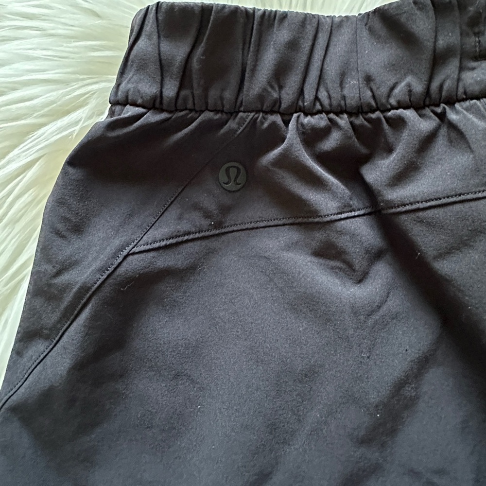 Lululemon Stroll at Sundown Black Short - Picture 4 of 6